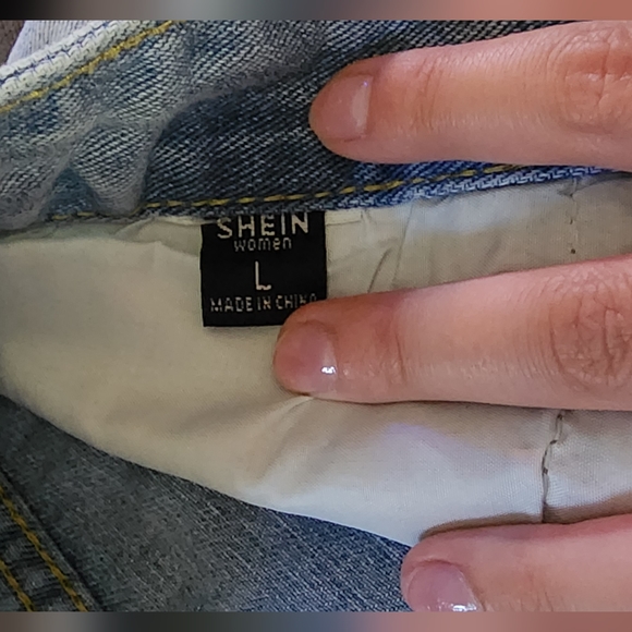 ** DONATED ** Classic High Rise Denim Shorts - Picture 3 of 3